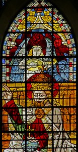 Istent a Szűzanya koronázásánál és egy muzsikus angyalt ábrázoló ablak alkotó: French School